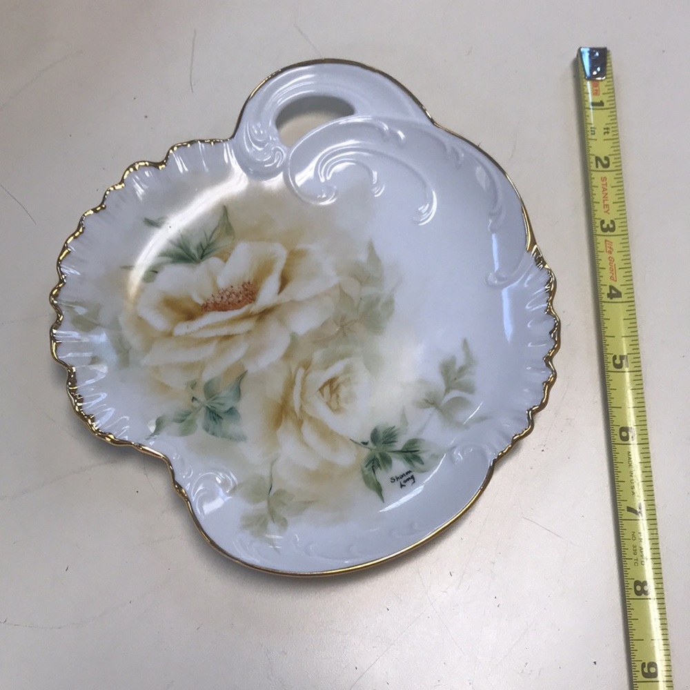 Hand Painted Yellow‎ Roses Plate w/ Handle - Picture 5 of 7